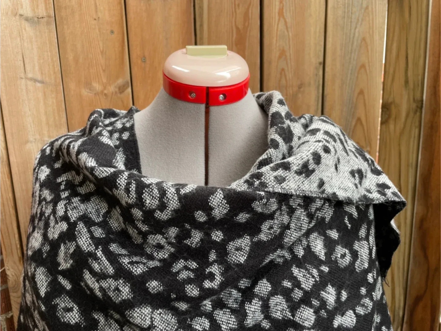 Leopard Print reversible wrap/shawl image indicator(4)
