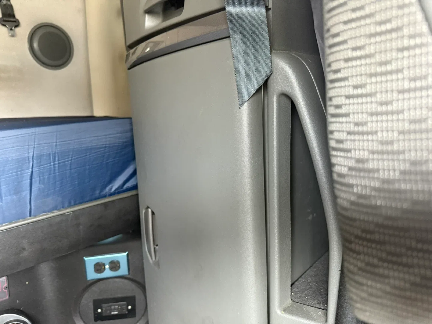 Volvo Semi Truck image indicator(7)