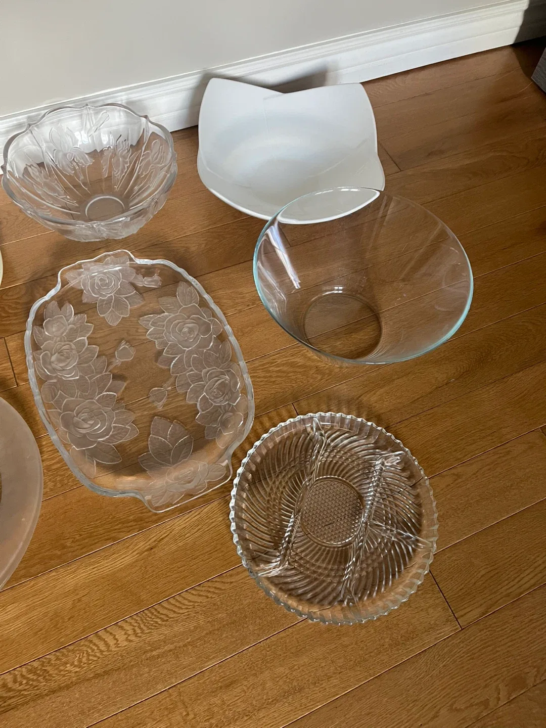 Assorted Glass Bowls and Platters image indicator(3)