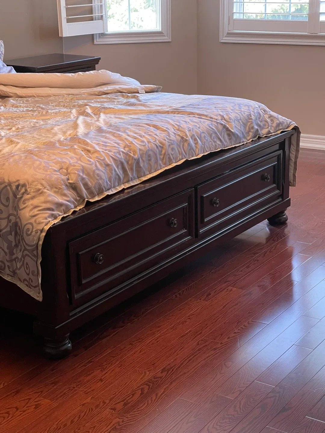 Dark Wood king Size Bed with Storage image indicator(2)