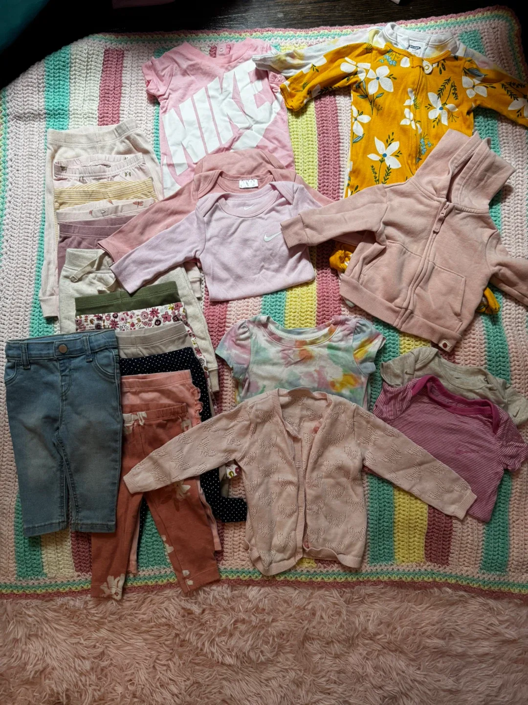 girls 3-6months Baby Clothes Bundle image indicator(2)