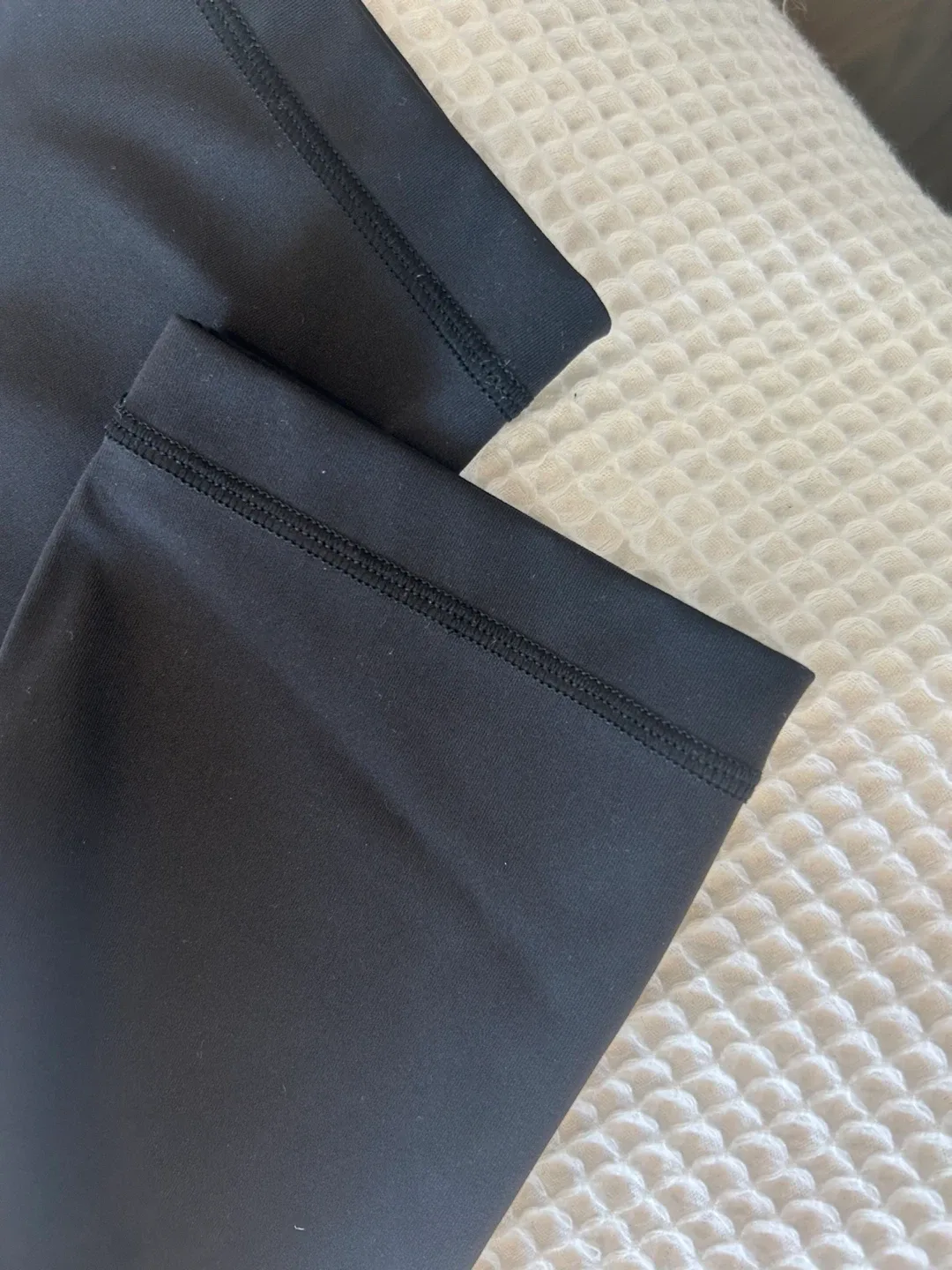 Lululemon size 8 crop leggings , like new! image indicator(3)