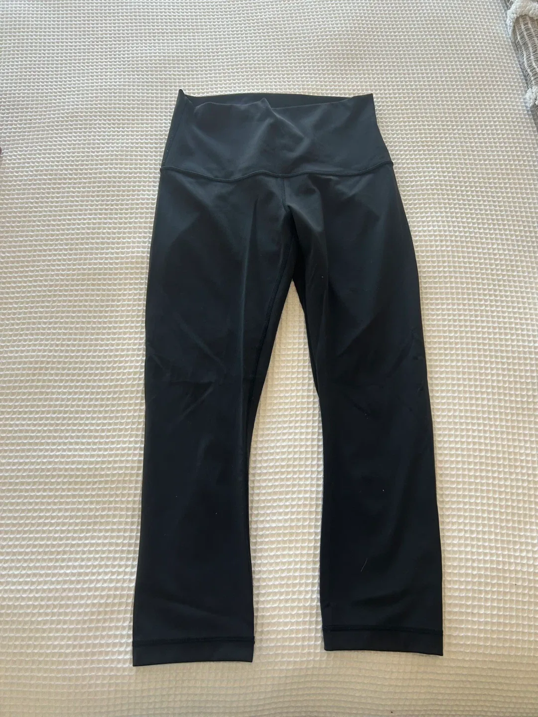 Lululemon size 8 crop leggings , like new! image indicator(2)