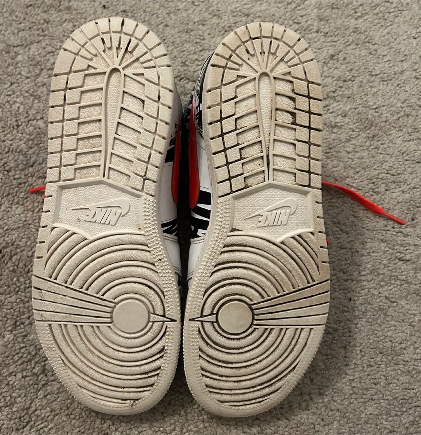 Nike Air Jordan 1 Mid SE 'White Black Green Red' image indicator(4)