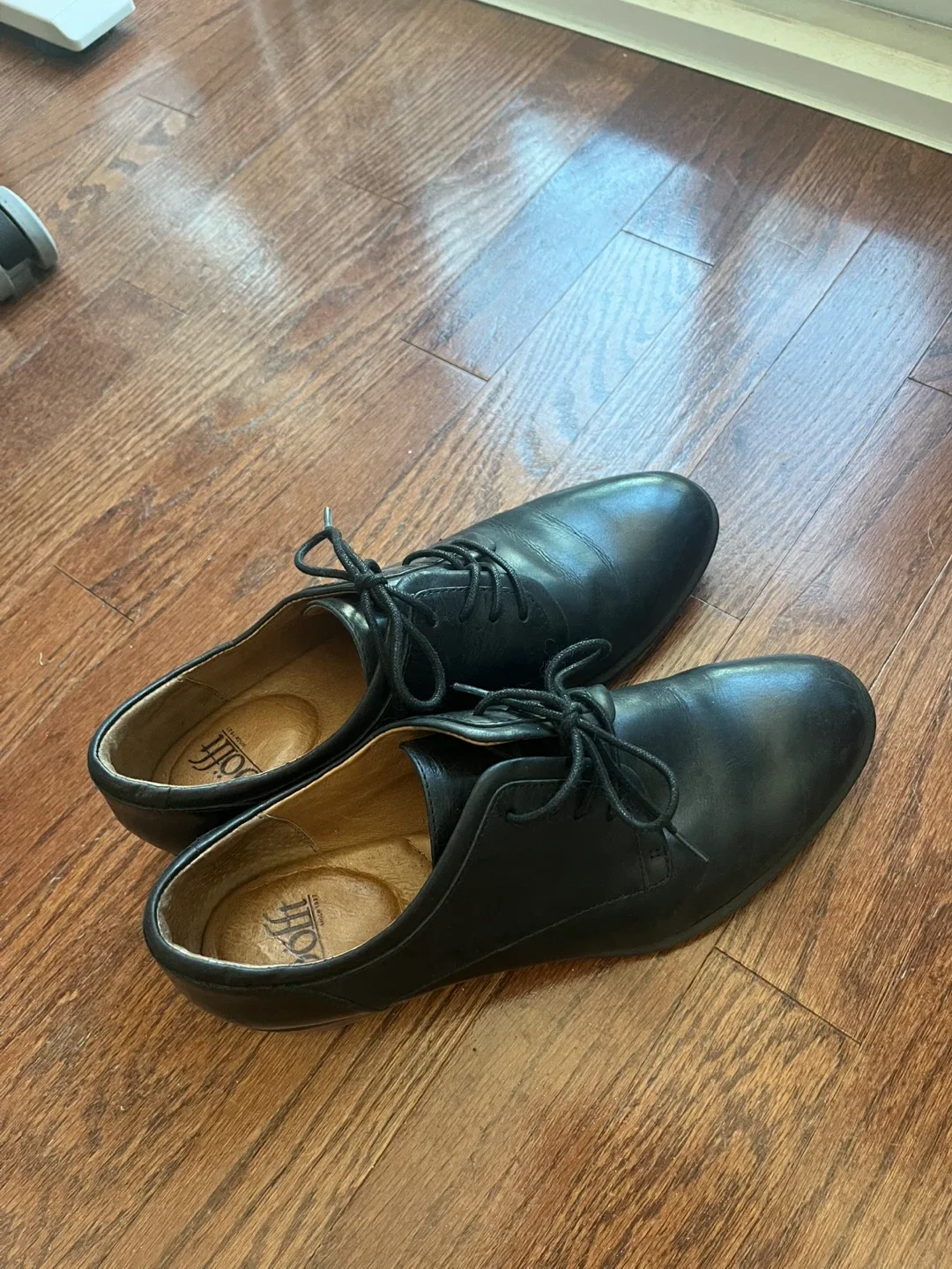 Sofft Black Leather Lace-Up Shoes - Size 9.5W image indicator(2)