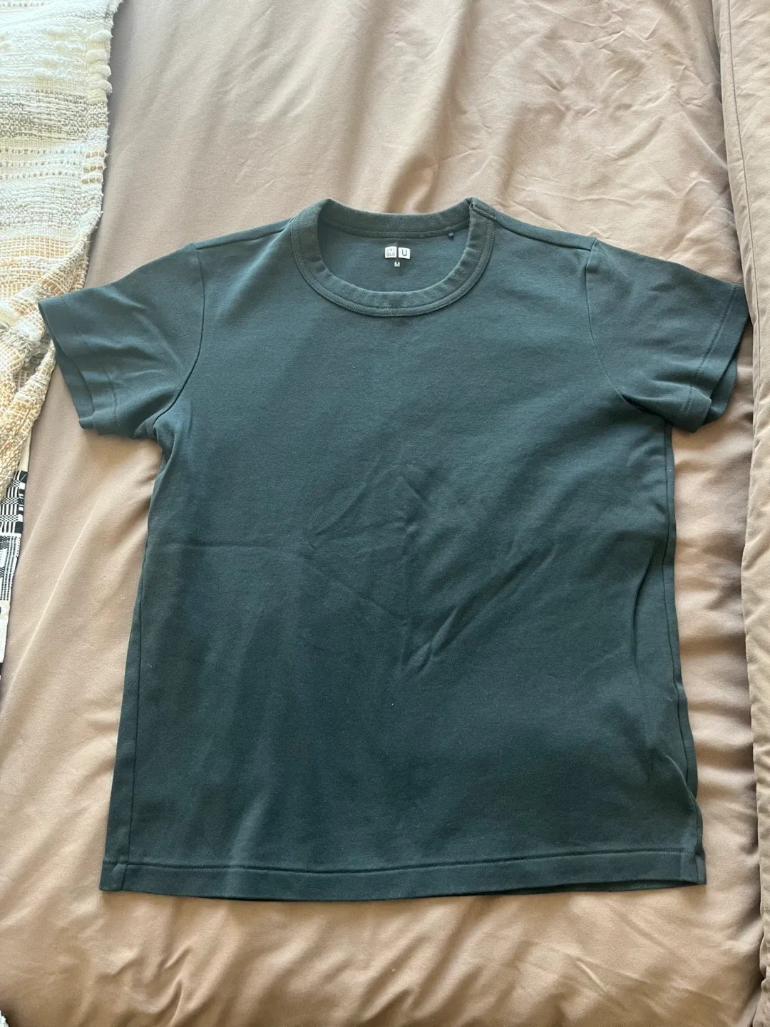 Uniqlo T-Shirt - Size M women image indicator(2)