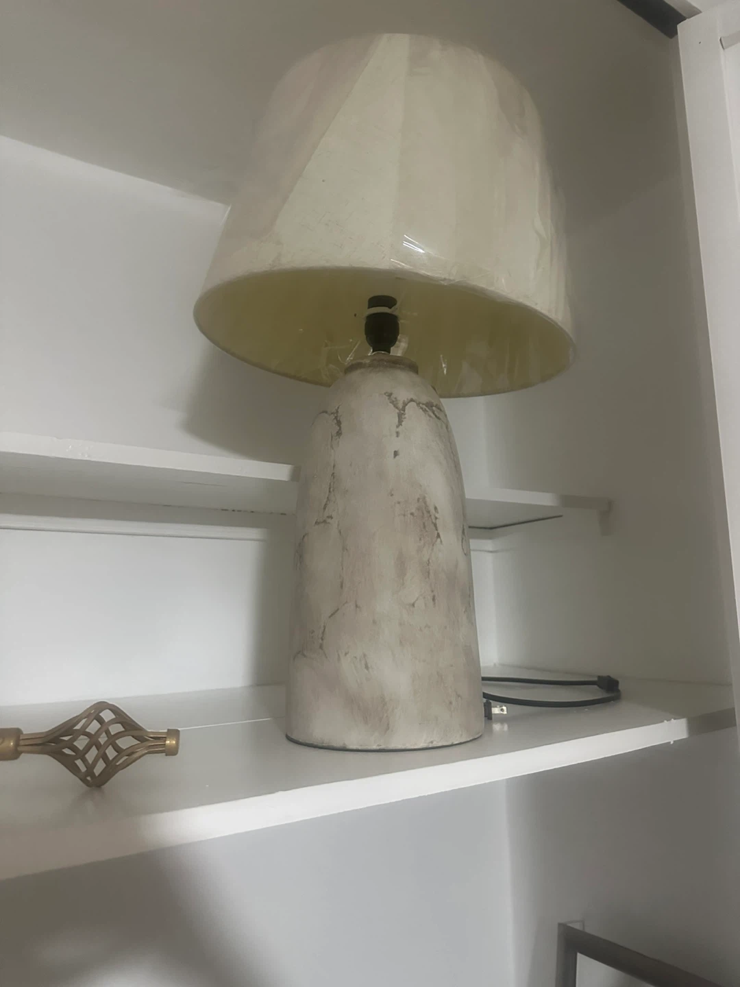 Table Lamp with Beige Shade - photo 3
