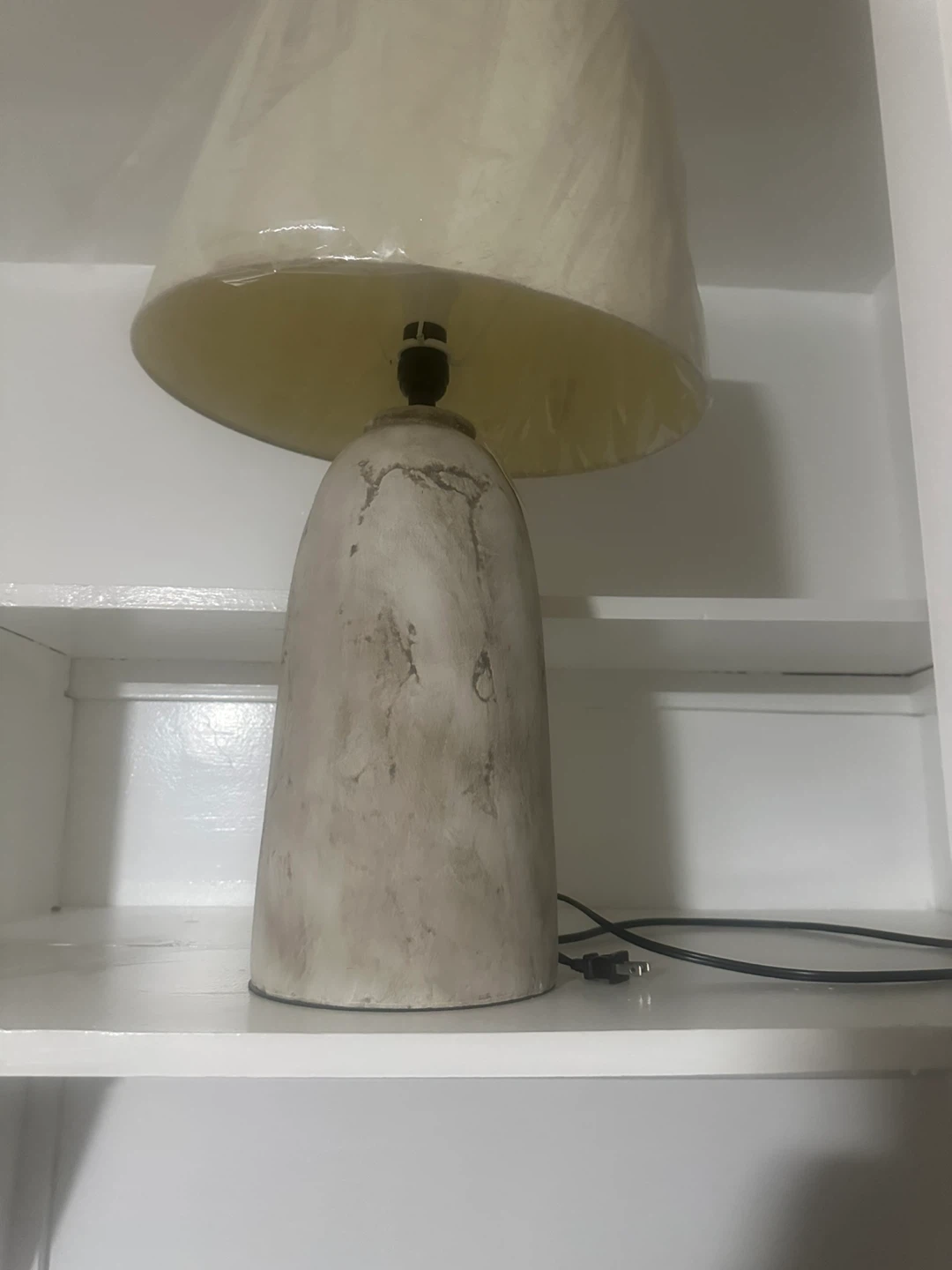 Table Lamp with Beige Shade - photo 2
