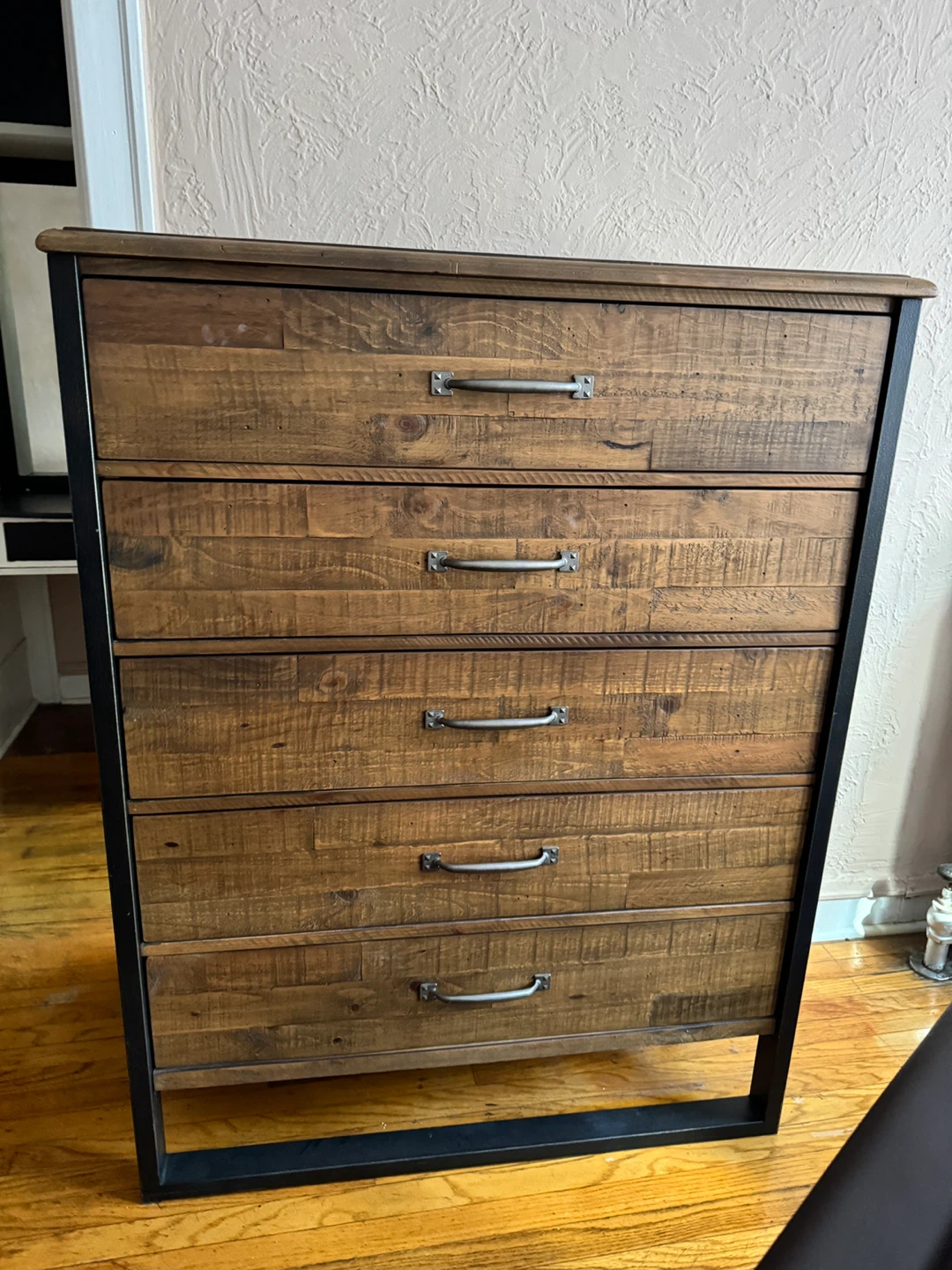 Ashley Furniture Sommerford Chest of Drawers