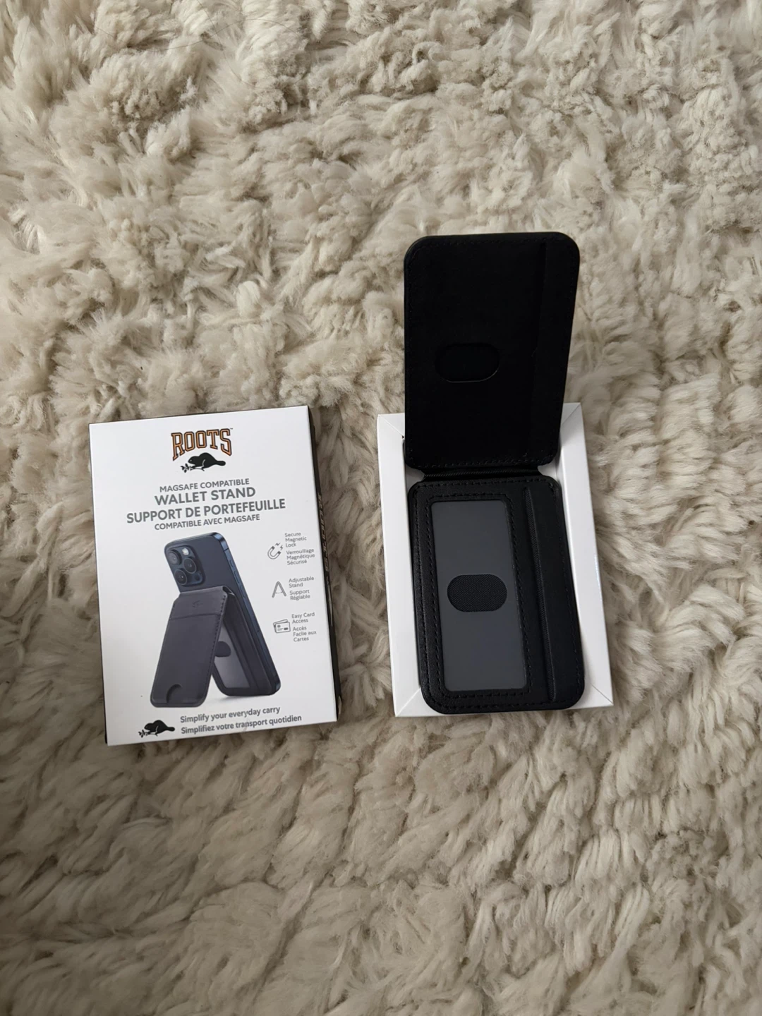 Roots MagSafe Compatible Wallet Stand - New in Box! - photo 3