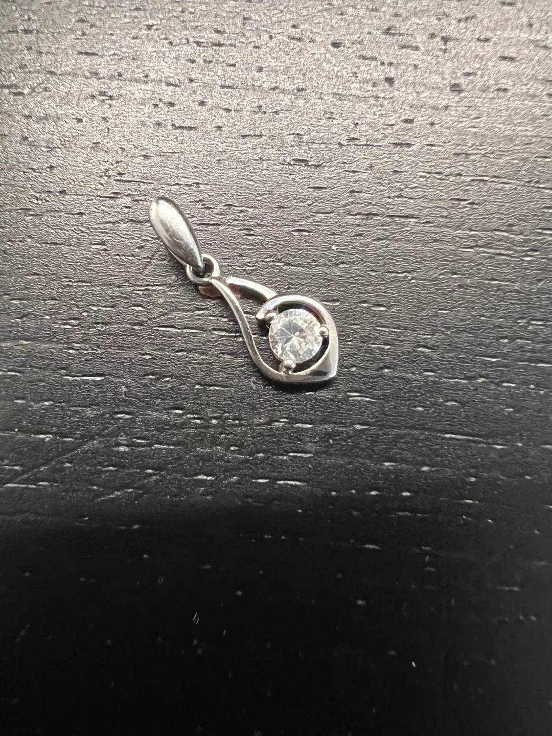 Silver Necklace with Pendant image indicator(8)