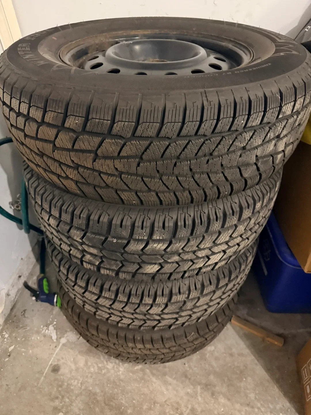 Set of 4 Arctic Claw Winter Tires 235/70R16 image indicator(3)