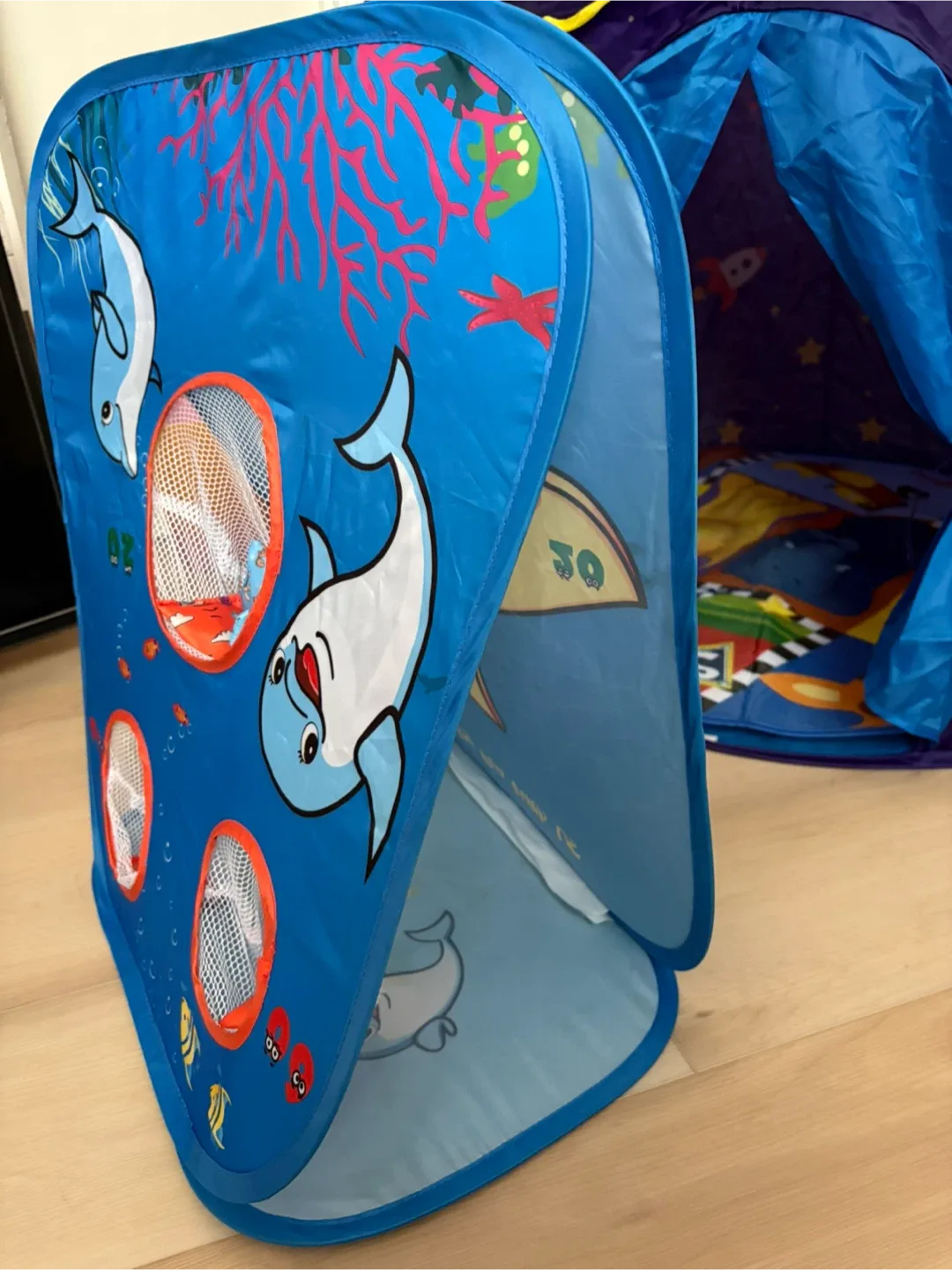 Yomful Pop-Up Play Tent with Bean Bags image indicator(2)