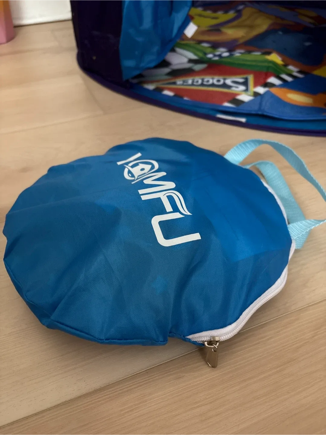 Yomful Pop-Up Play Tent with Bean Bags image indicator(4)