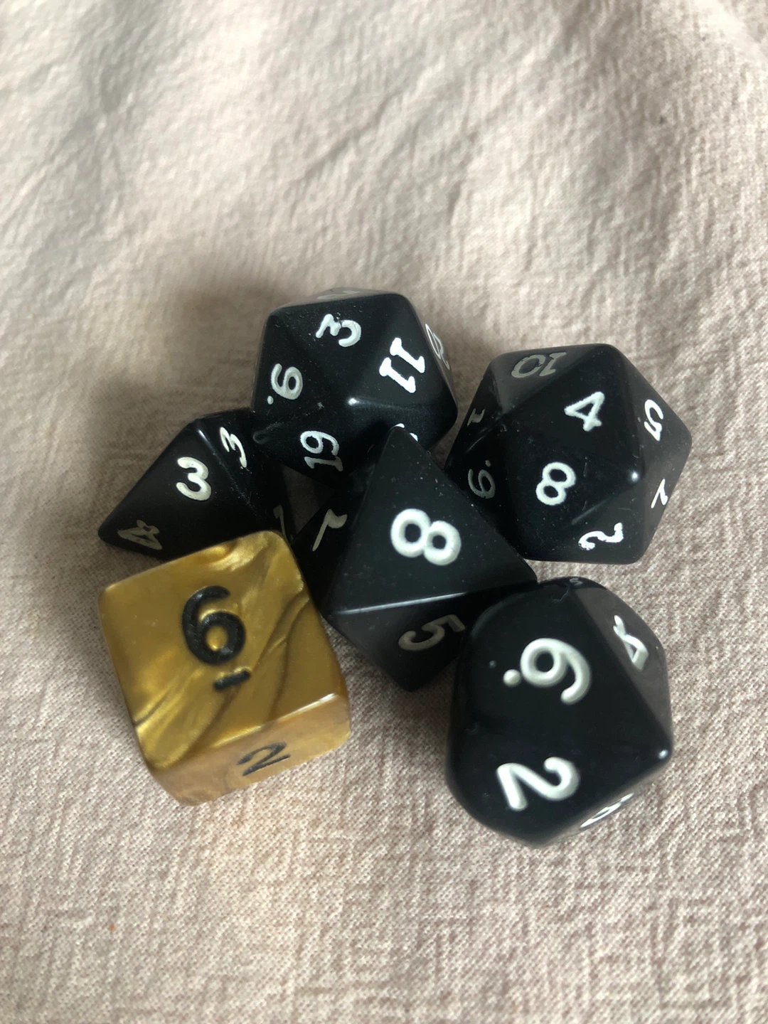 Dungeons and Dragons Dice Set 🧡