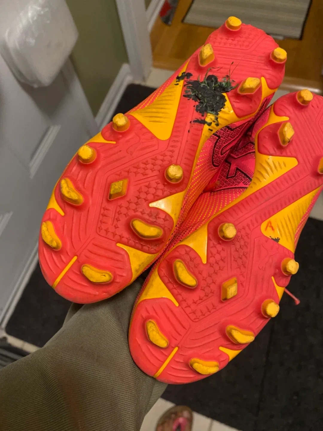 Puma Soccer Cleats - Size 2 (US) image indicator(2)