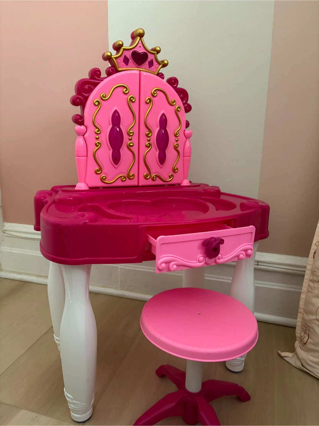 Pink Princess Vanity Table with Stool - photo 3