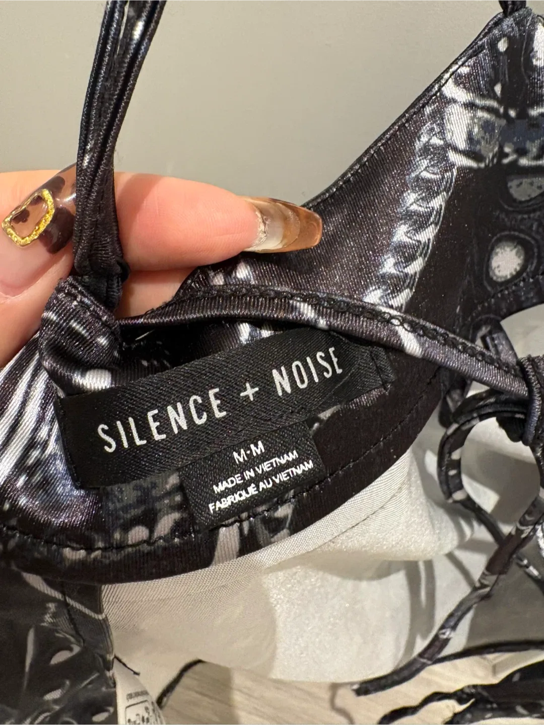 Silence + Noise Top - Size M/M image indicator(3)