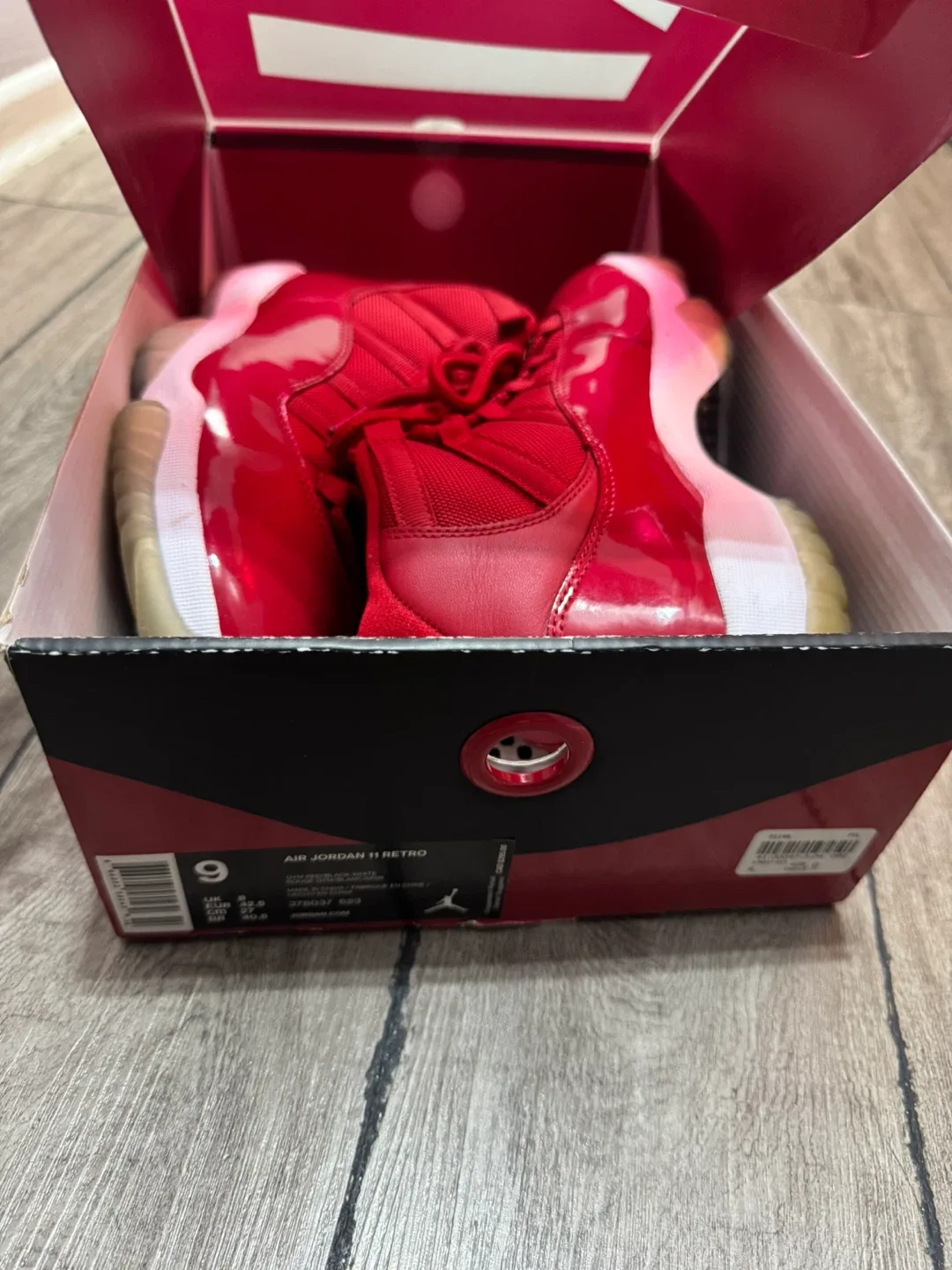 Air Jordan 11 Retro Red, Size 9 (Men's)