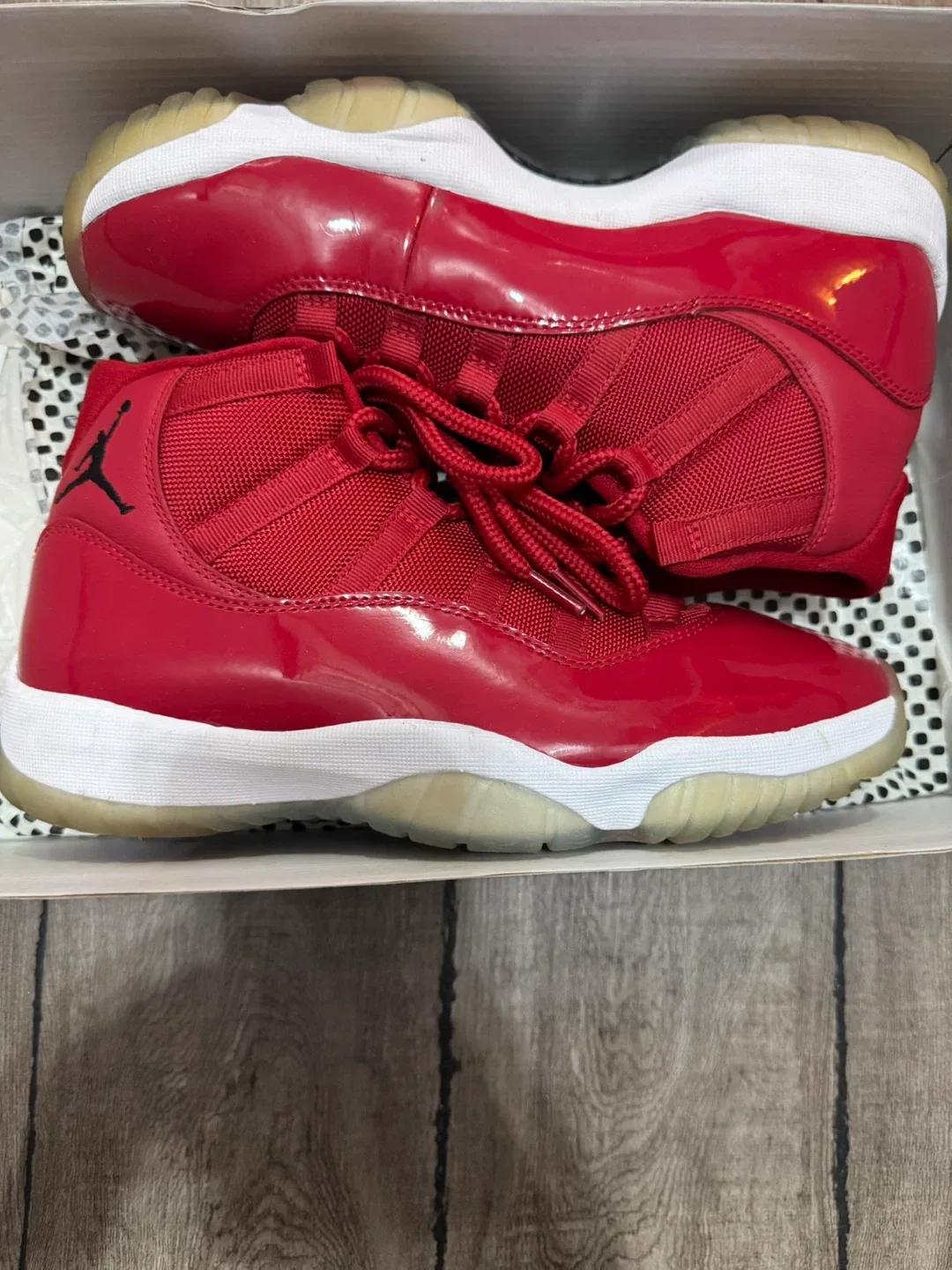 Air Jordan 11 Retro Red, Size 9 (Men's) image indicator(3)