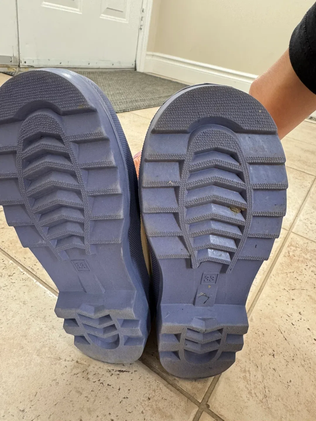 Zara Kids Rain Boots - Size 33 image indicator(3)