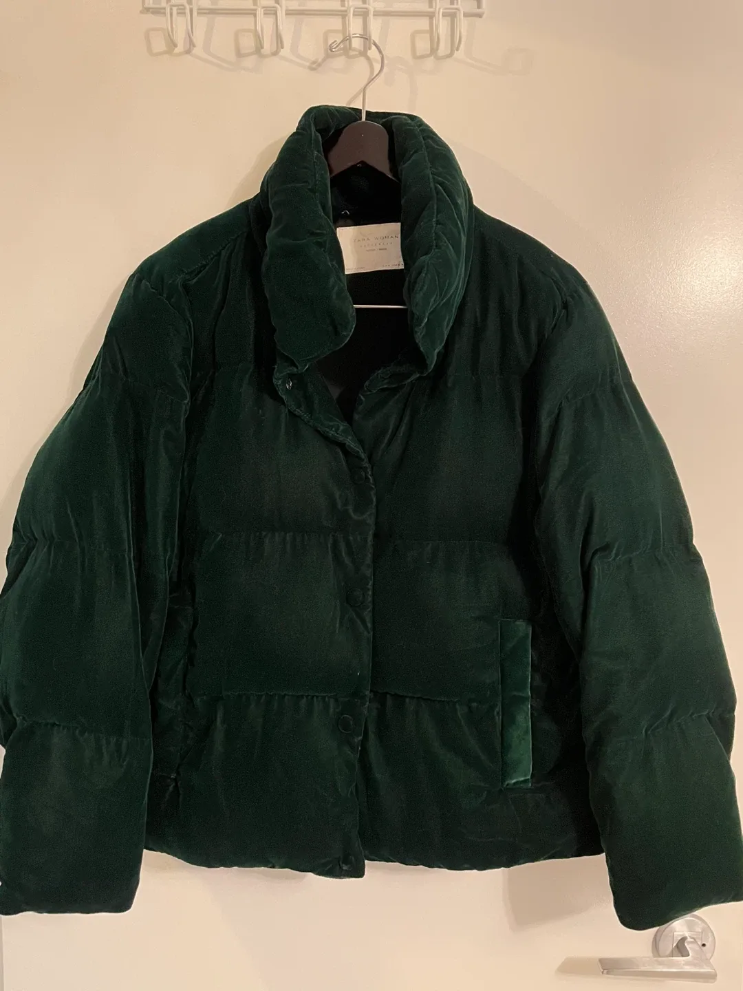 Zara Woman Green Velvet Puffer Jacket thumbnail