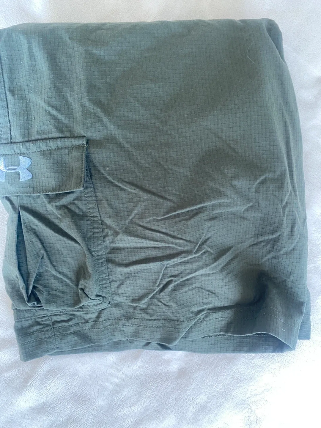 Under Armour Olive Green Shorts Boys YXL image indicator(2)