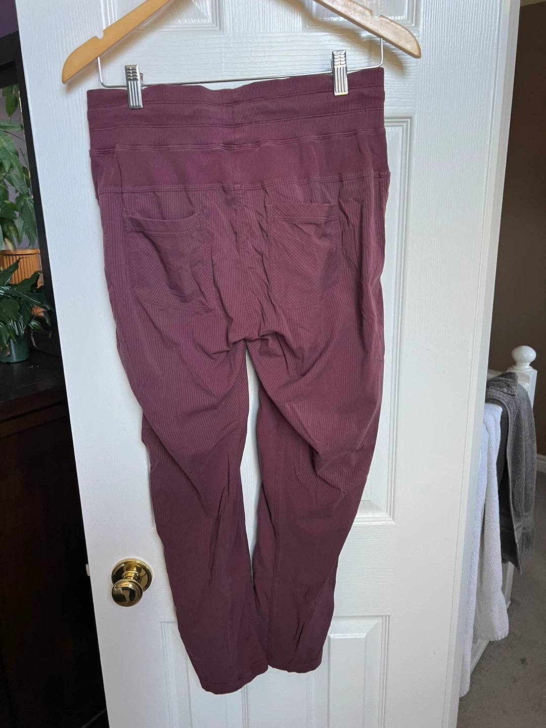 Lululemon  dance studio Pants, Burgundy, Size 8 - photo 2