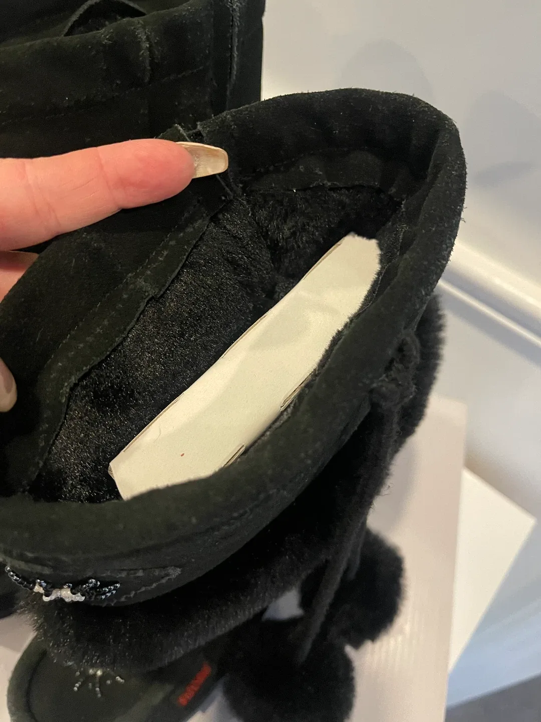 Size 4 Moccasin girls boots excellent condition image indicator(4)