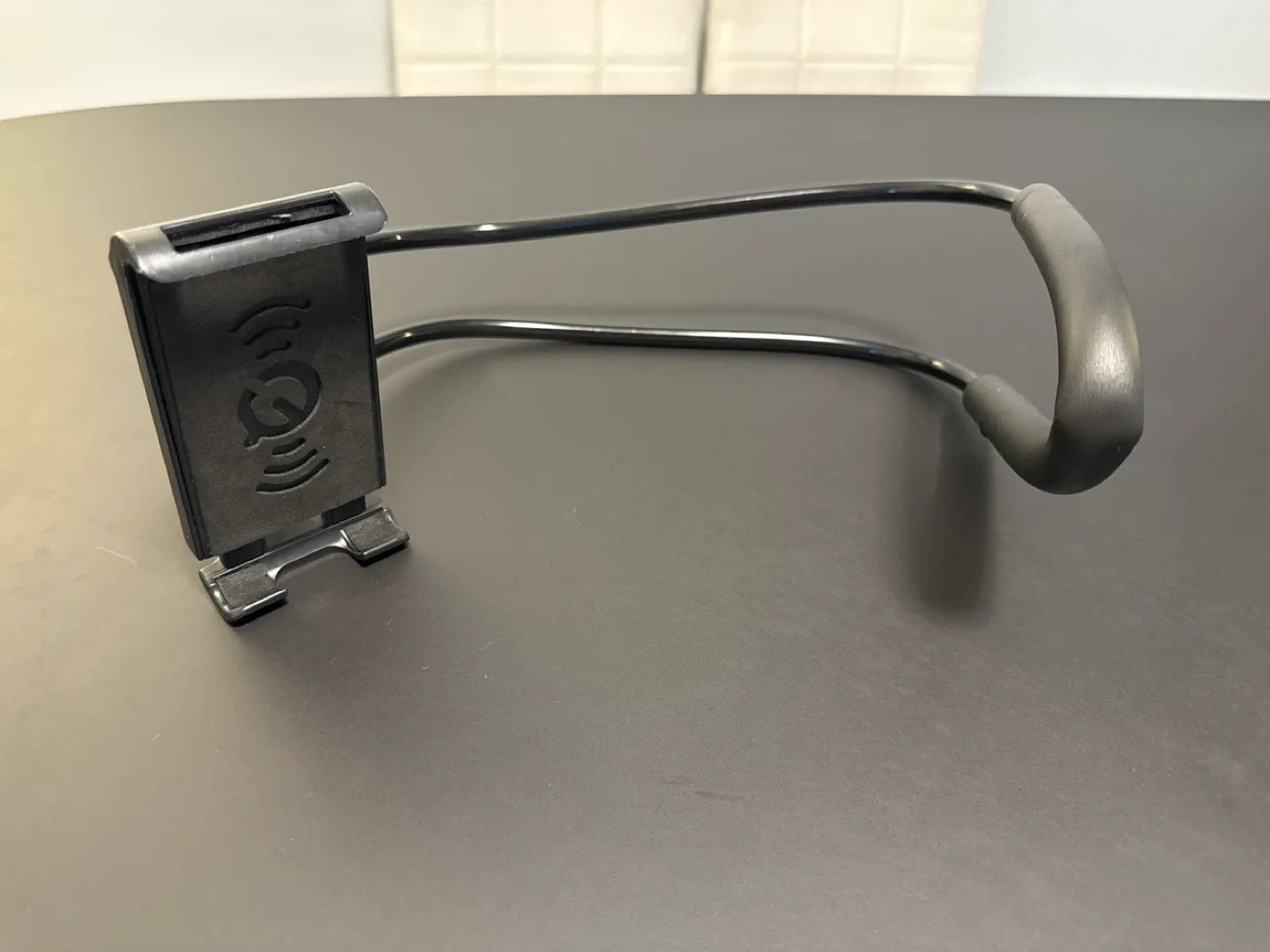 Lazy Neck Phone Holder - Black image indicator(2)