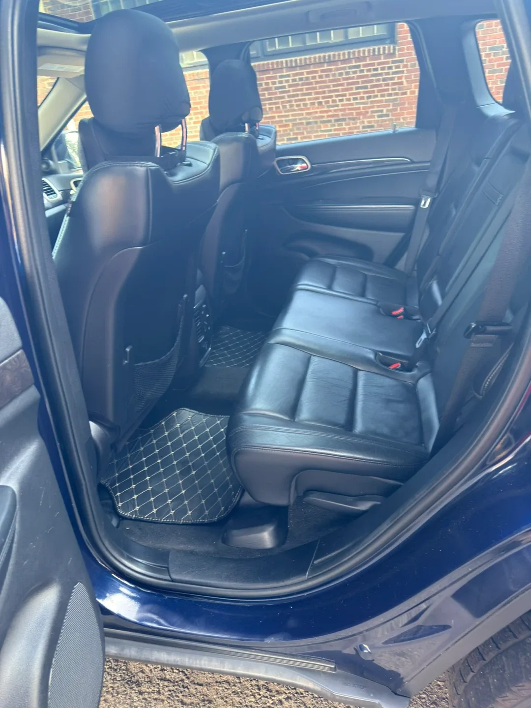 2012 Jeep Grand Cherokee 4X4 LAREDO image indicator(5)