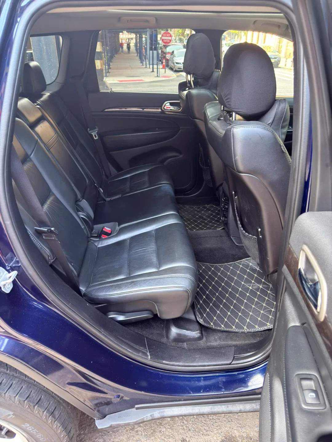 2012 Jeep Grand Cherokee 4X4 LAREDO image indicator(6)