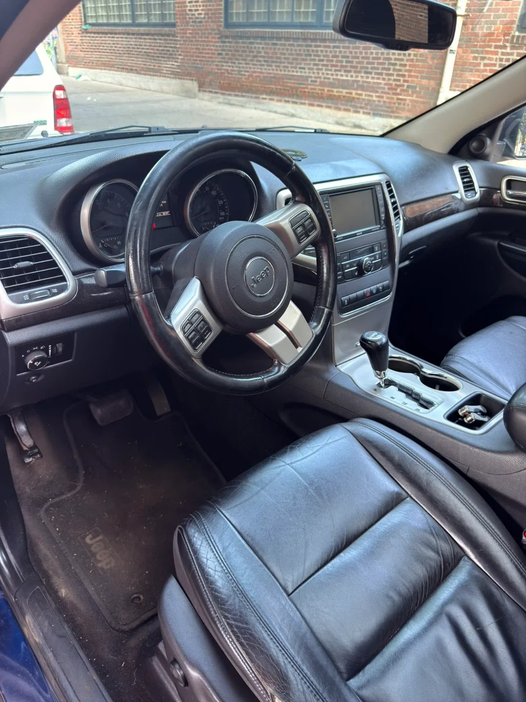 2012 Jeep Grand Cherokee 4X4 LAREDO image indicator(2)