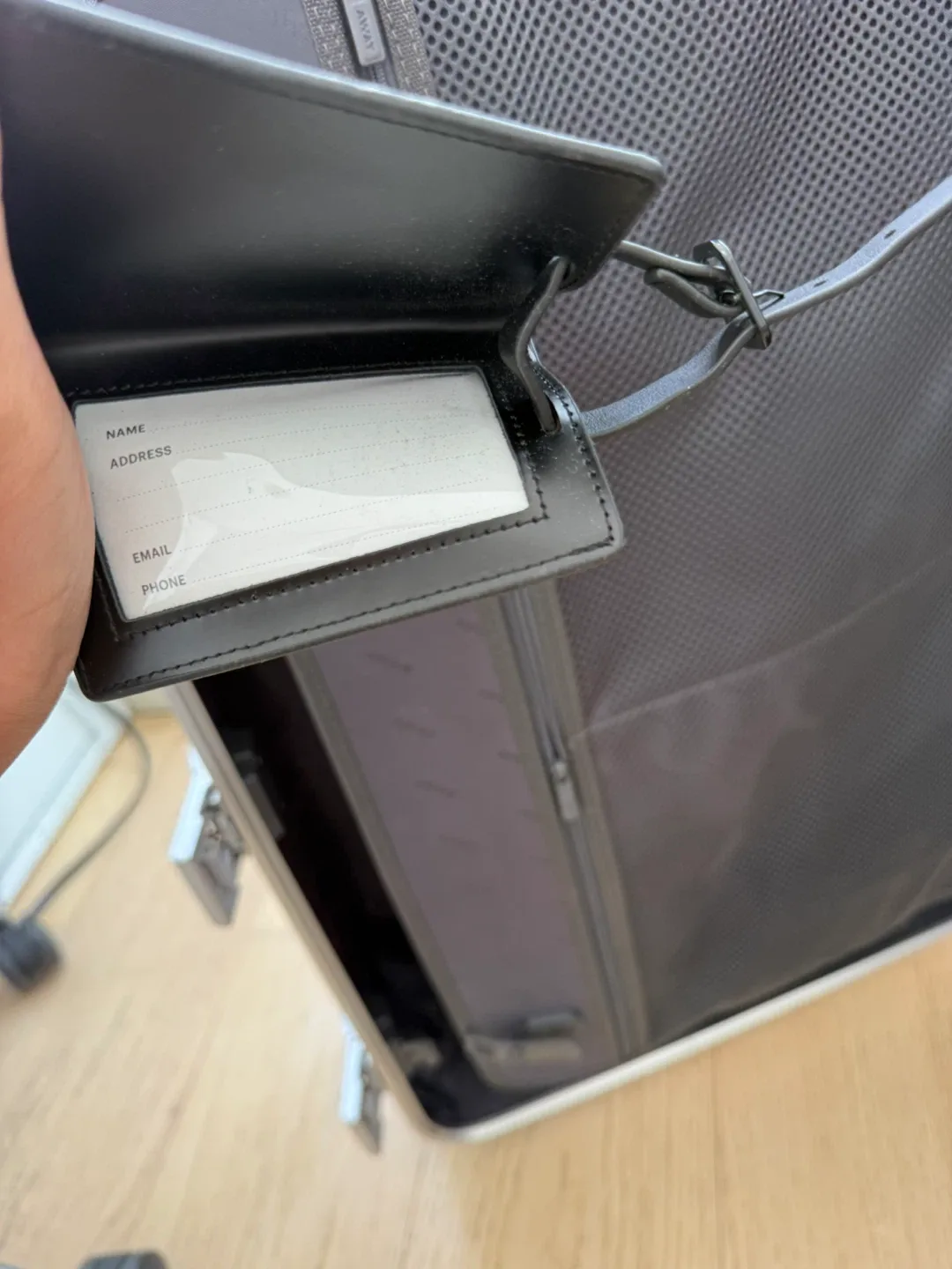 Away Aluminum Large Suitcase image indicator(6)