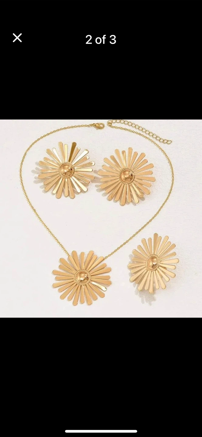 Assorted Gold Tone Necklace Bundle - photo 4
