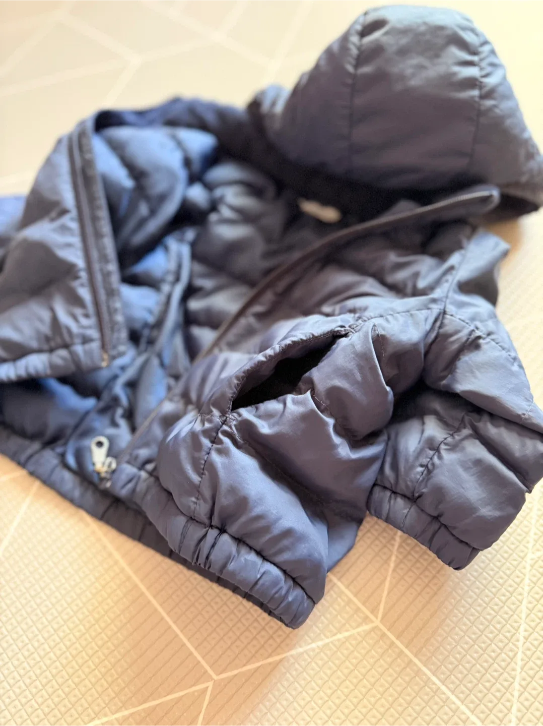 Uniqlo Baby Padded Jacket - 12-18 Months image indicator(4)