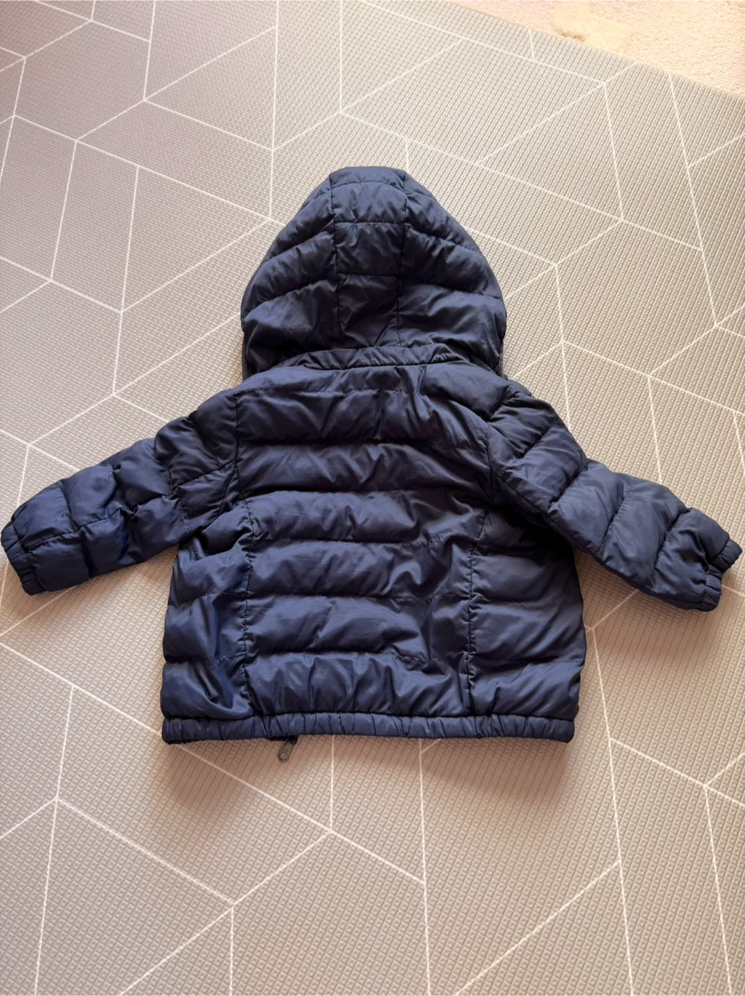 Uniqlo Baby Padded Jacket - 12-18 Months image indicator(3)