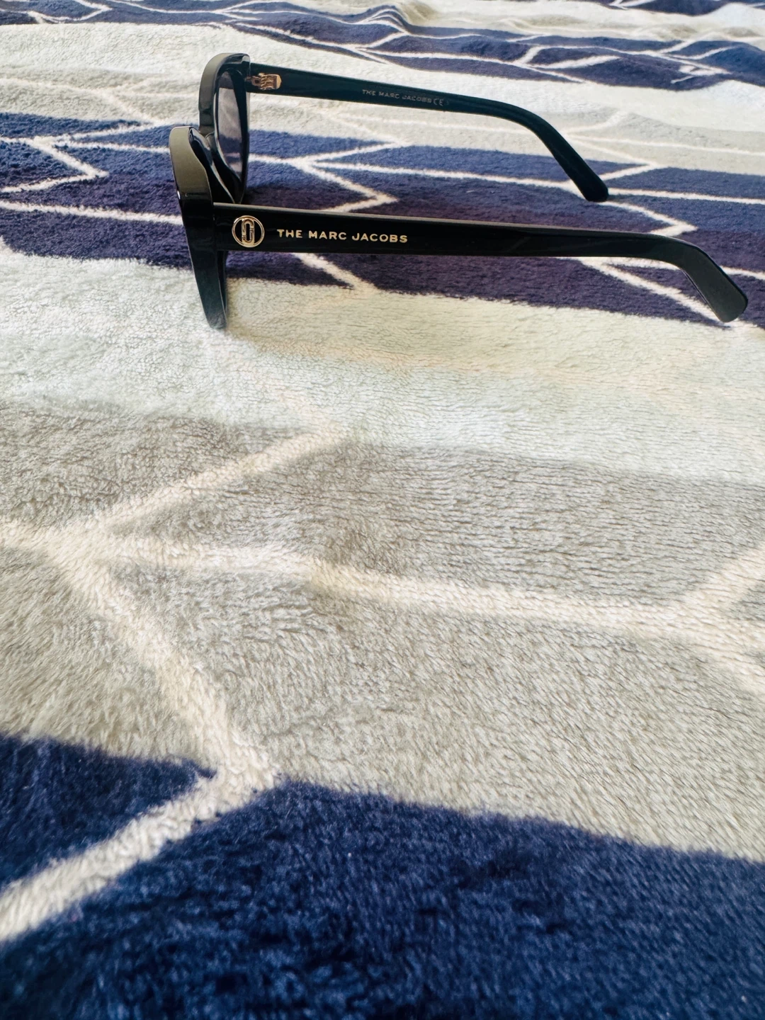 The Marc Jacobs Black Sunglasses - photo 3