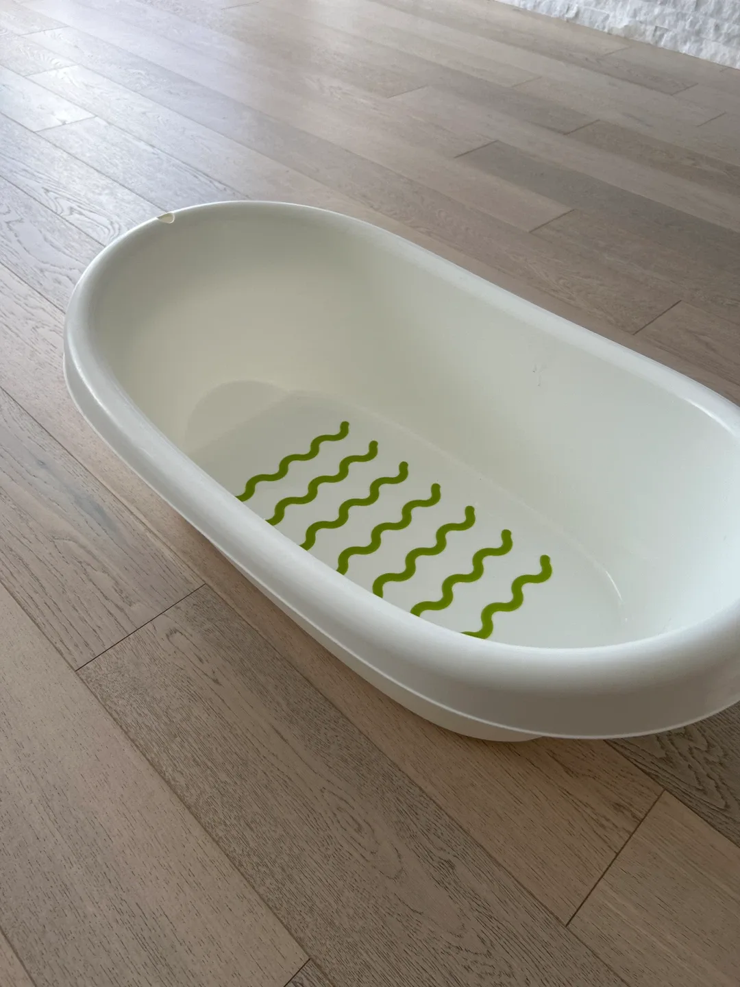 IKEA Baby Bathtub - White with Green Grip thumbnail