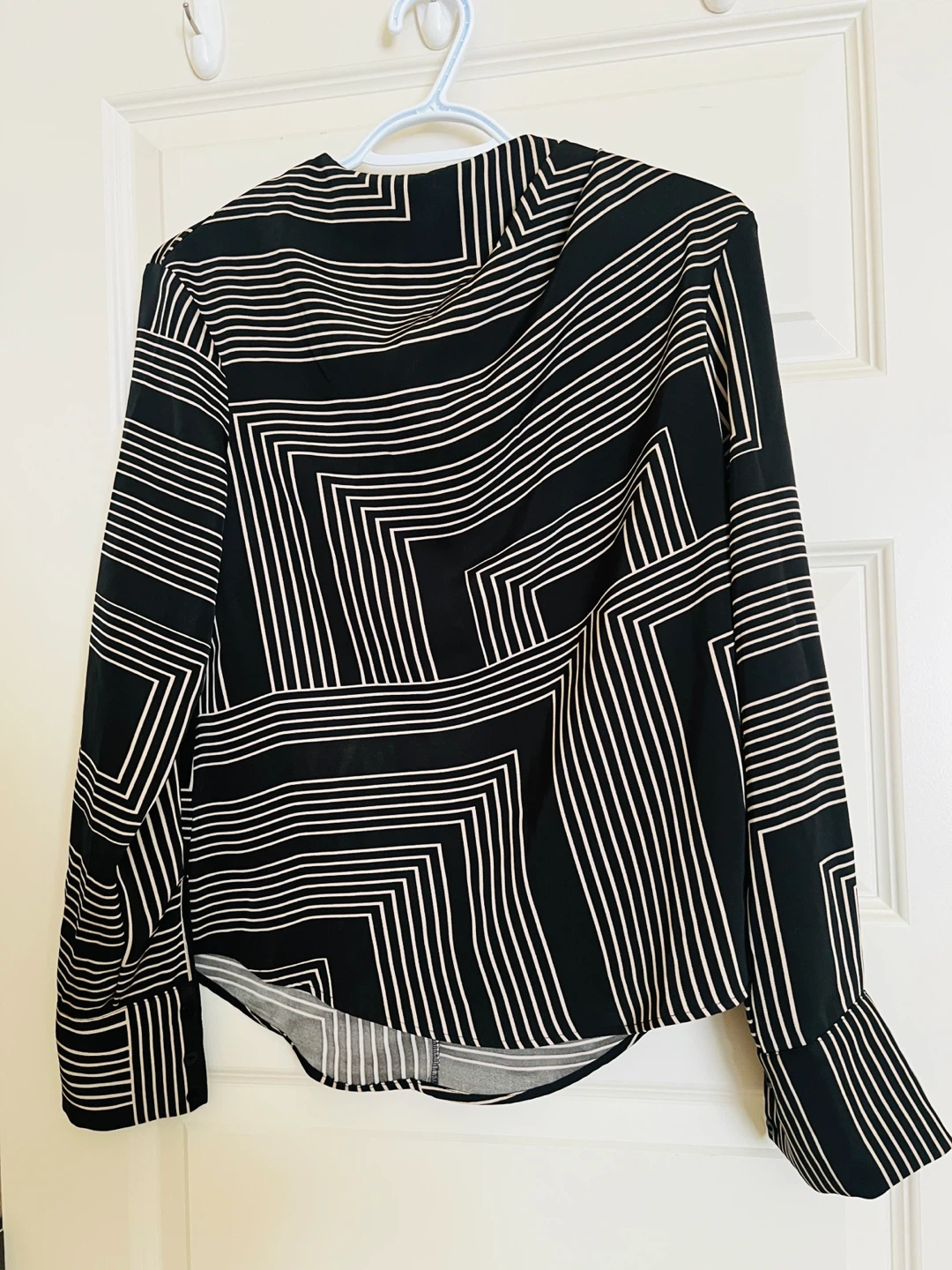 H&M White Geometric Print Blouse