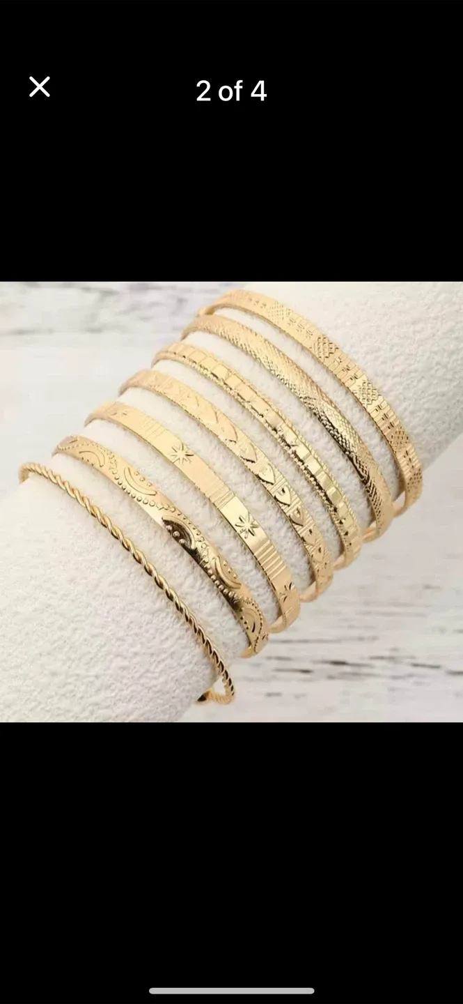 Gold Bangle Bracelet Set thumbnail