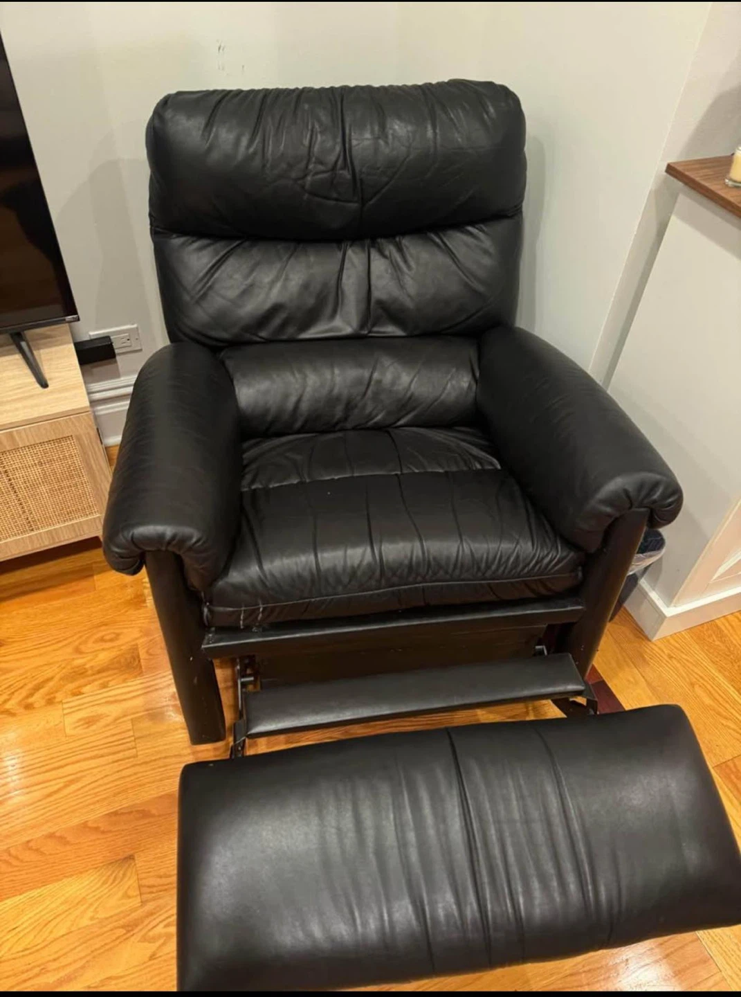 Black Leather Recliner Chair - photo 2