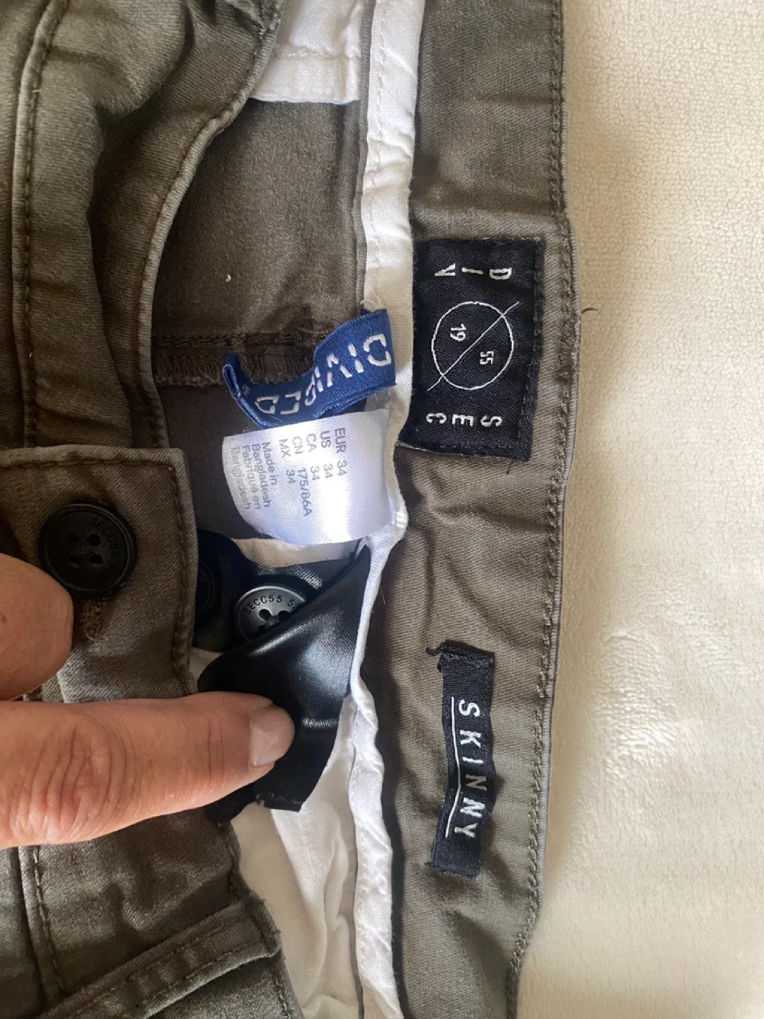 Skinny Chinos - Size 34 image indicator(3)