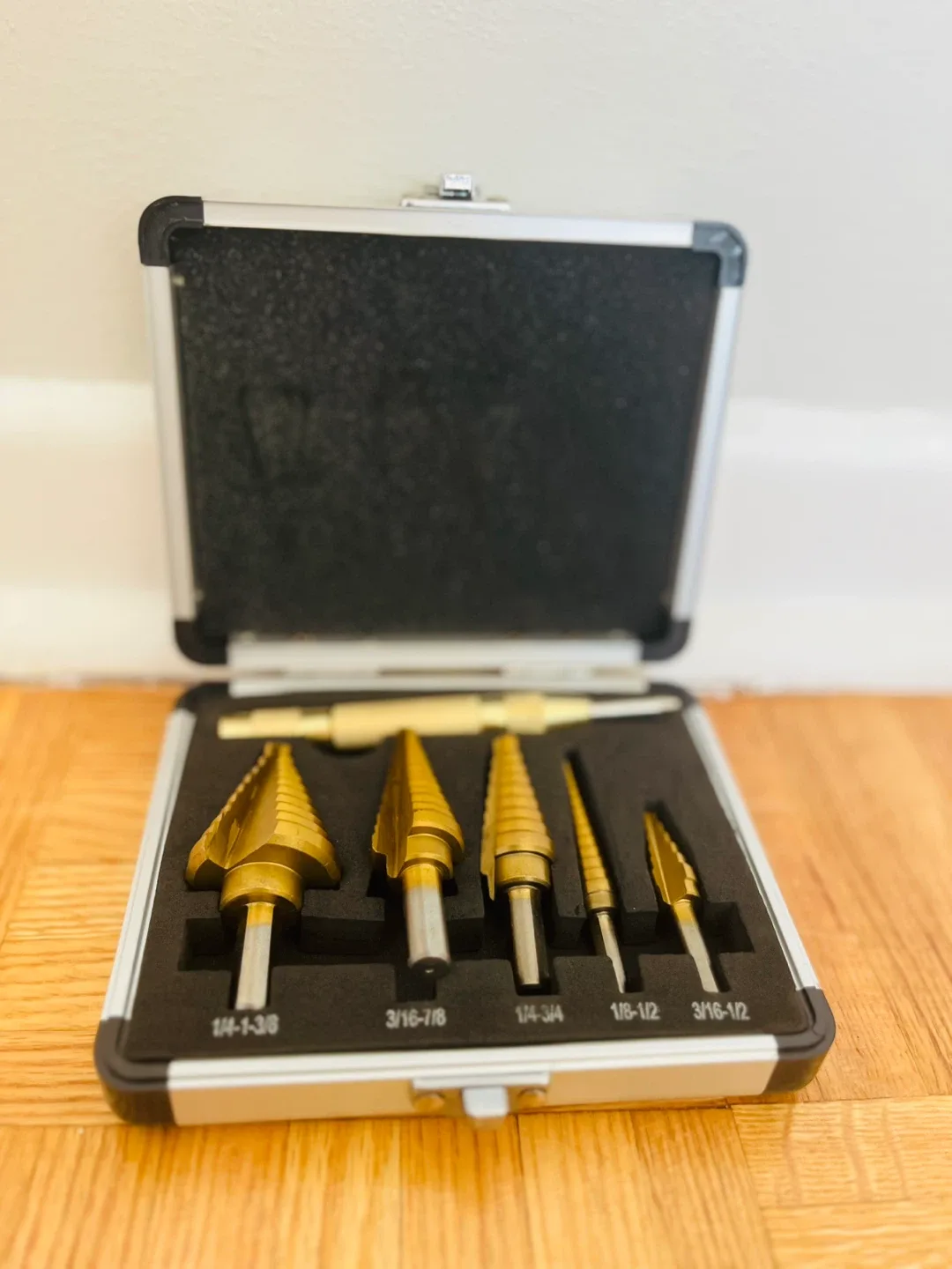 6pcs Step Drill Bit Set with Aluminum Case image indicator(3)