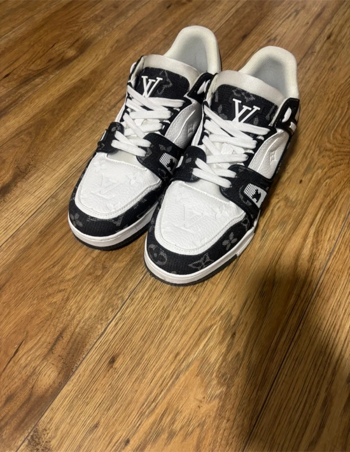 Lv trainers image indicator(3)