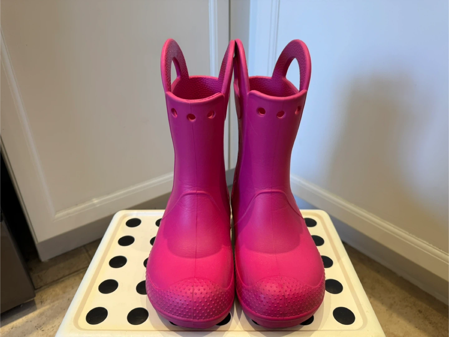 Crocs kids Pink Handle Rain Boots - Size J1