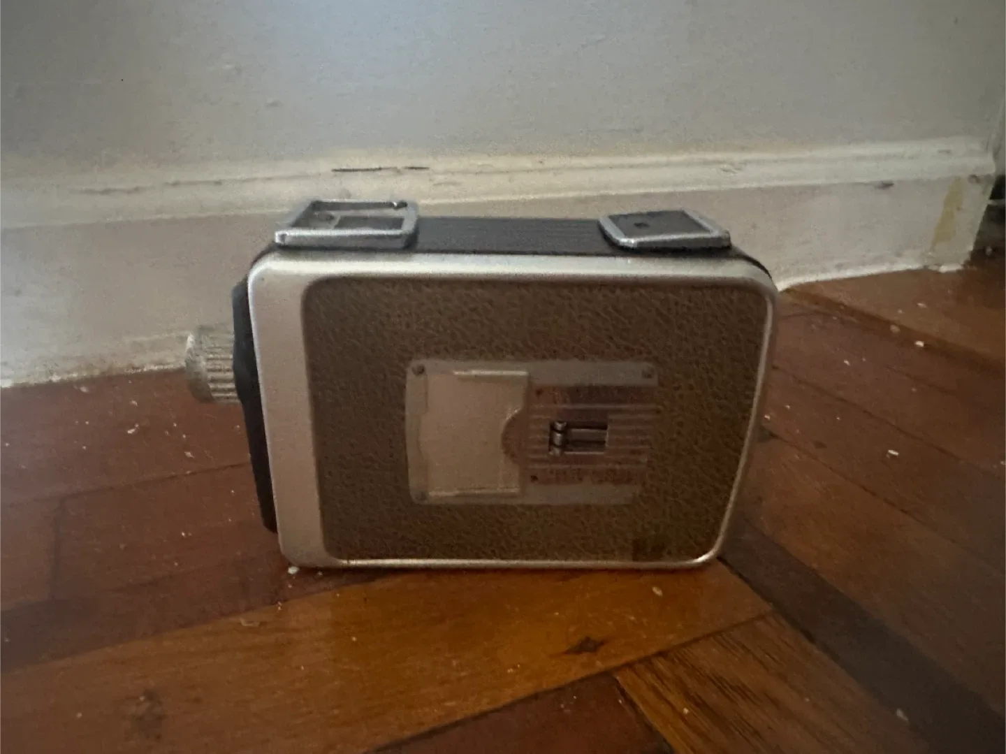 Vintage Kodak Brownie Movie Camera image indicator(2)