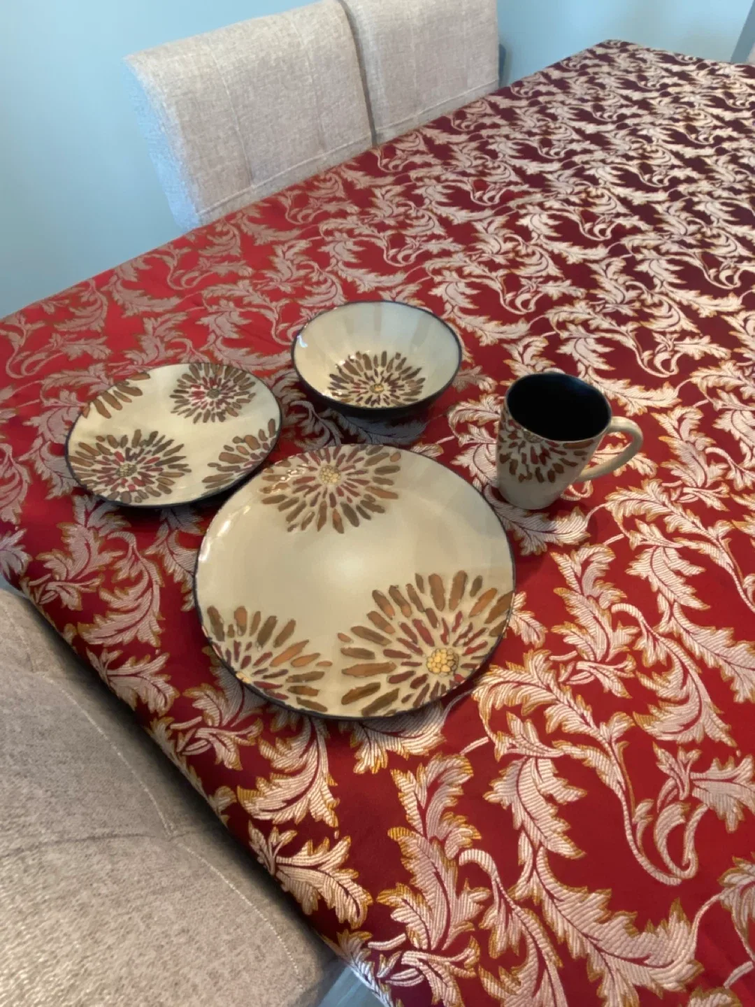 32 pc Bombay Dinnerware Set - Floral Pattern image indicator(2)