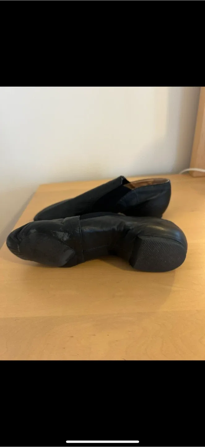 Dance Shoes by Bloch Leather Split Sole sz 8-Huge reduction! image indicator(3)