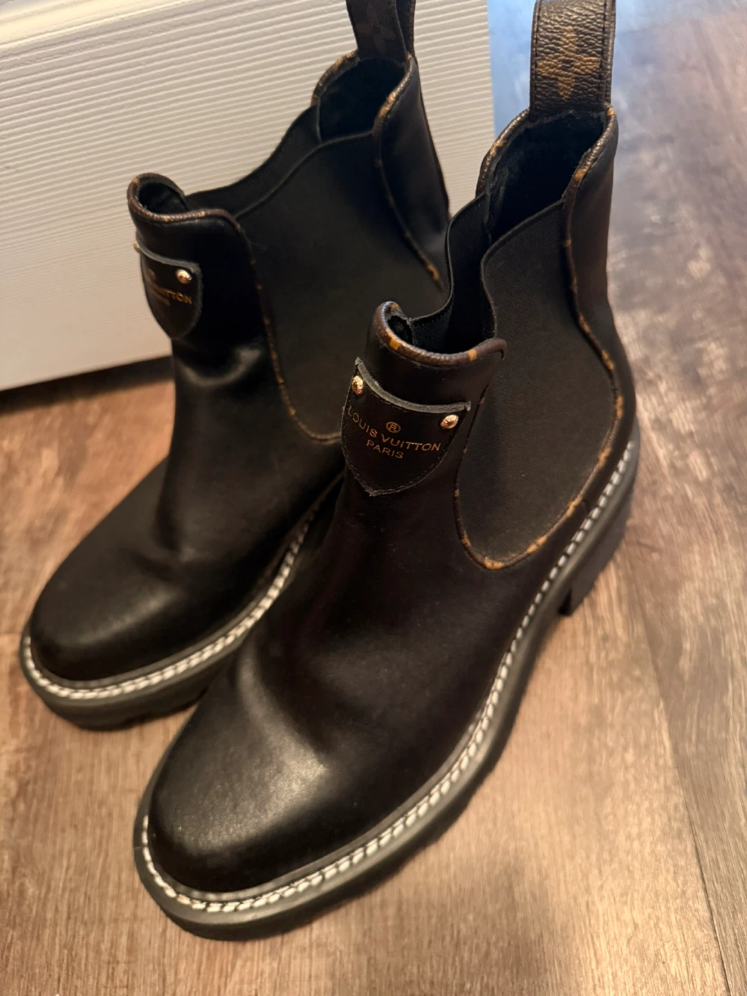 Louis Vuitton Black Leather Ankle Boots Size 38